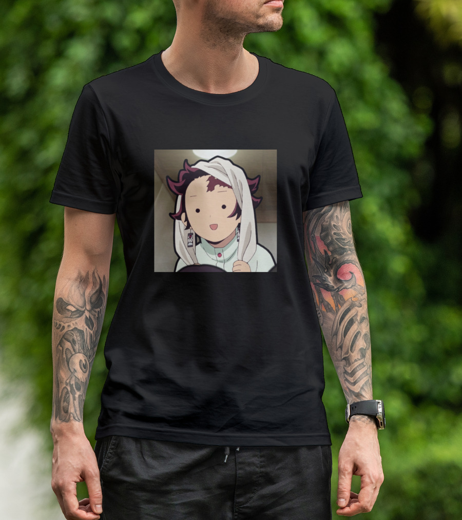 Demon Slayer Kimetsu No Yaiba Tanjiro Chibi Face Hoodie Pose T-Shirt