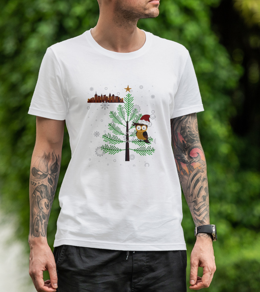 Owl In The City Rockefeller The Owl New York Christmas Tree Santa Hat T-Shirt