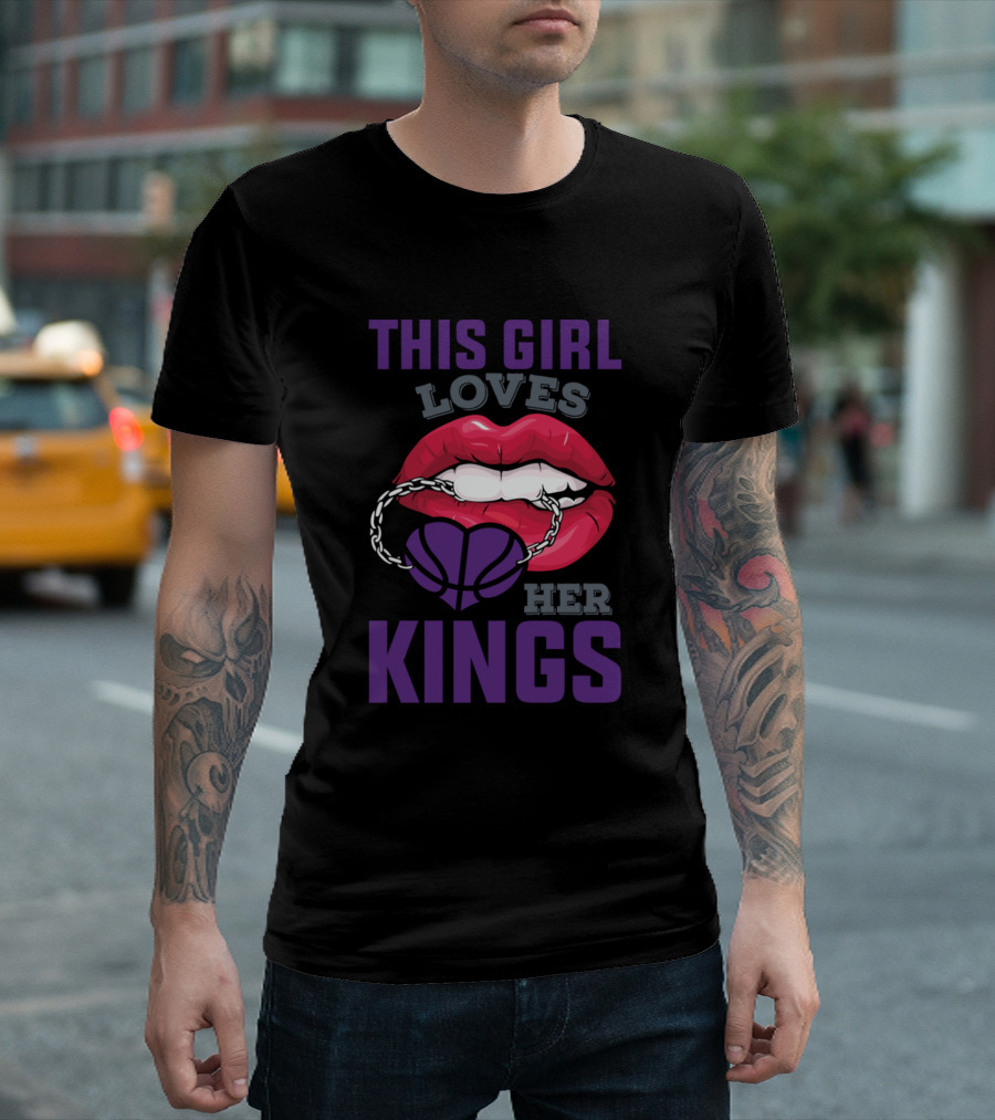 This Girl Loves Her Kings Basketball Passion Bold Lip Chain Heart T-Shirt