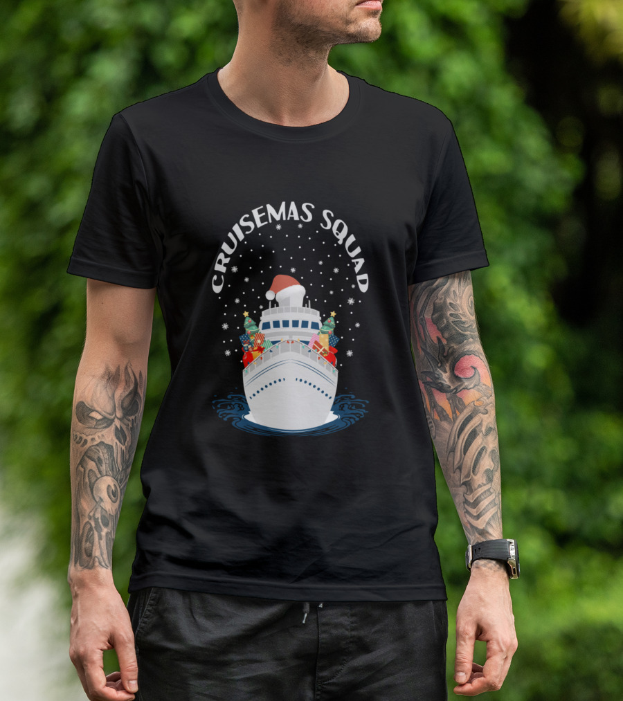 Cruisemas Squad Christmas Cruise Ship With Santa Hat And Gifts T-Shirt