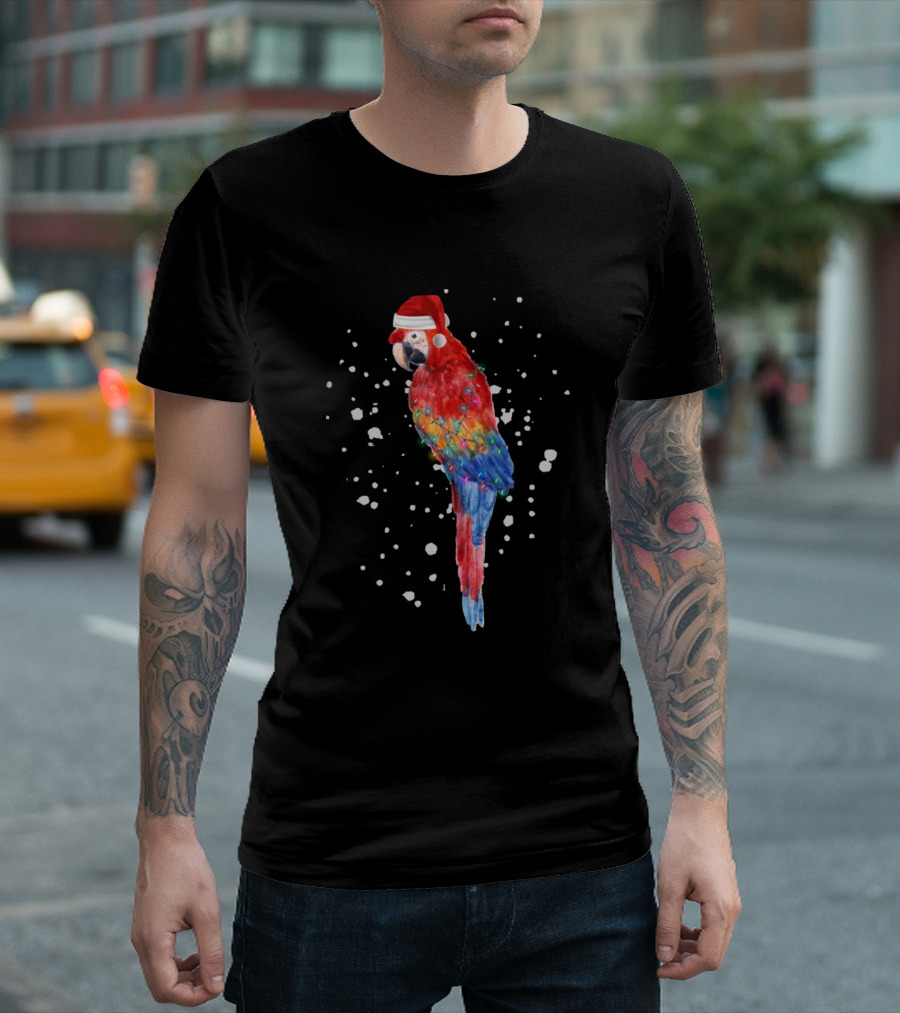 Parrot With Santa Hat And Christmas Lights Snowfall T-Shirt