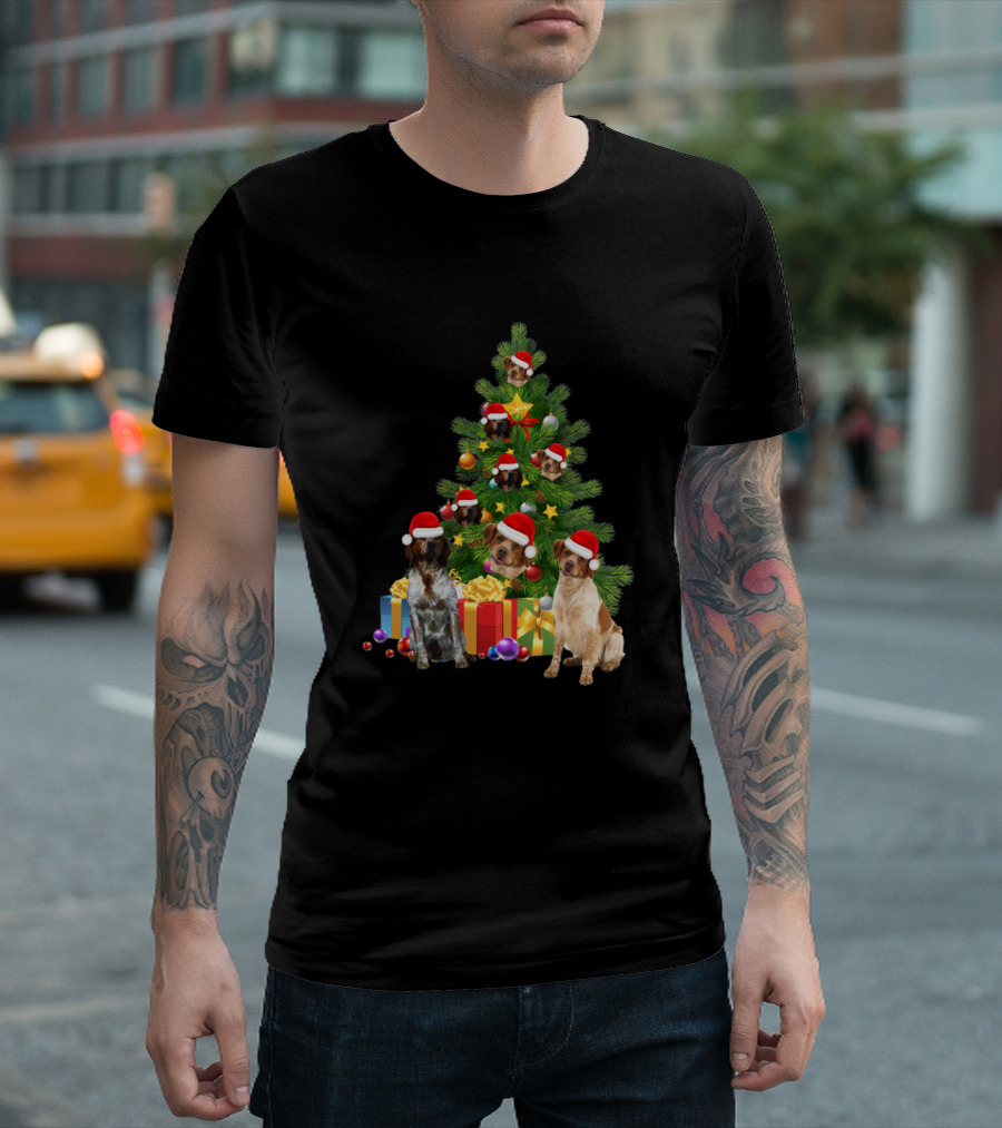 Brittany Spaniel Dog Christmas Tree Santa Hats and Gifts T-Shirt