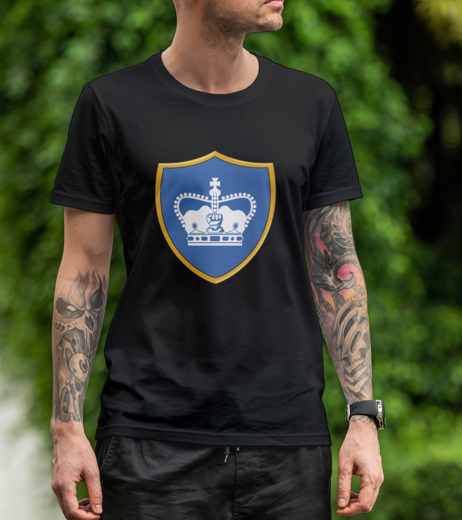Lyran Royal Guard Crown Emblem On Blue Shield T-Shirt
