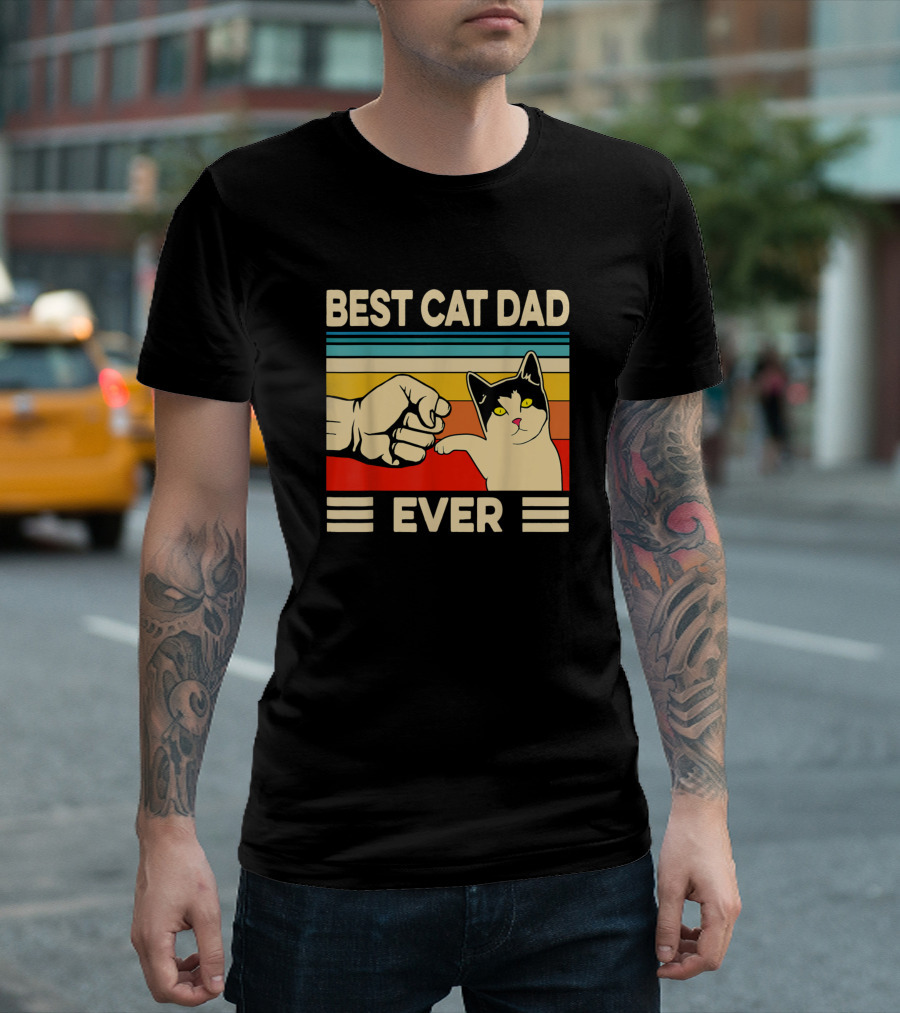 Best Cat Dad Ever Funny Cat Dad Fist Bump Retro Stripe T-Shirt