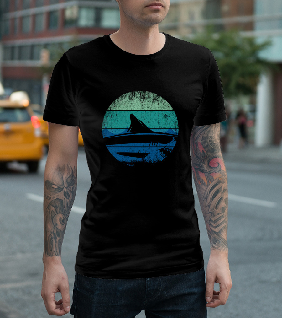 Vintage Shark Retro Beach Style Ocean Waves T-Shirt