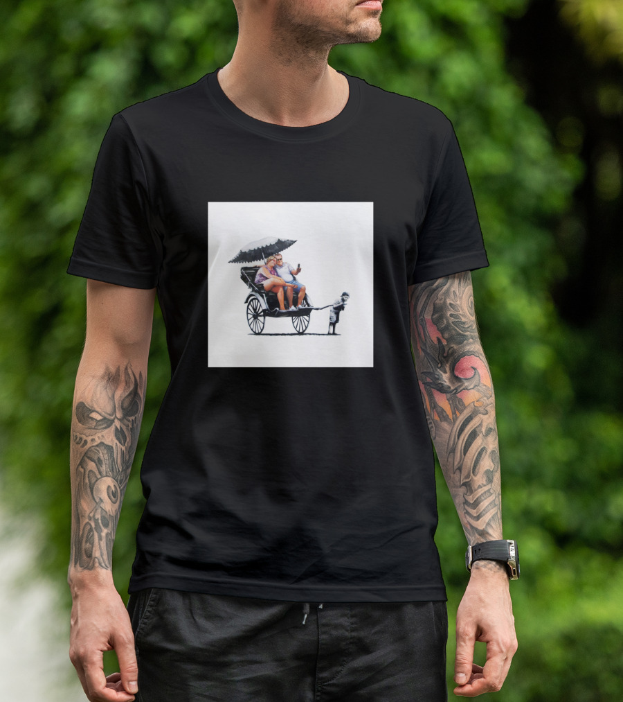 Rickshaw Kid Fat Tourist Holding Smartphone T-Shirt