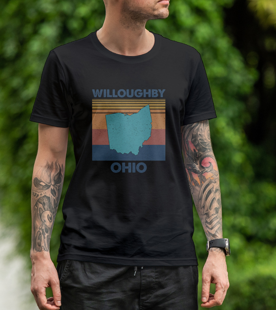 Willoughby Ohio Retro Map With Stripes T-Shirt