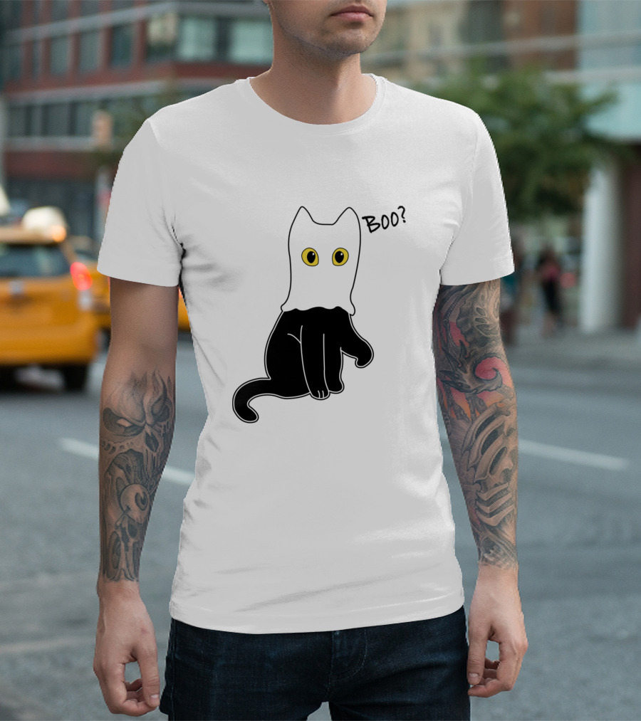 Ghost Cat Boo Meow Booeow Funny Cat Loves Halloween Masking Cat with Boo Text T-Shirt