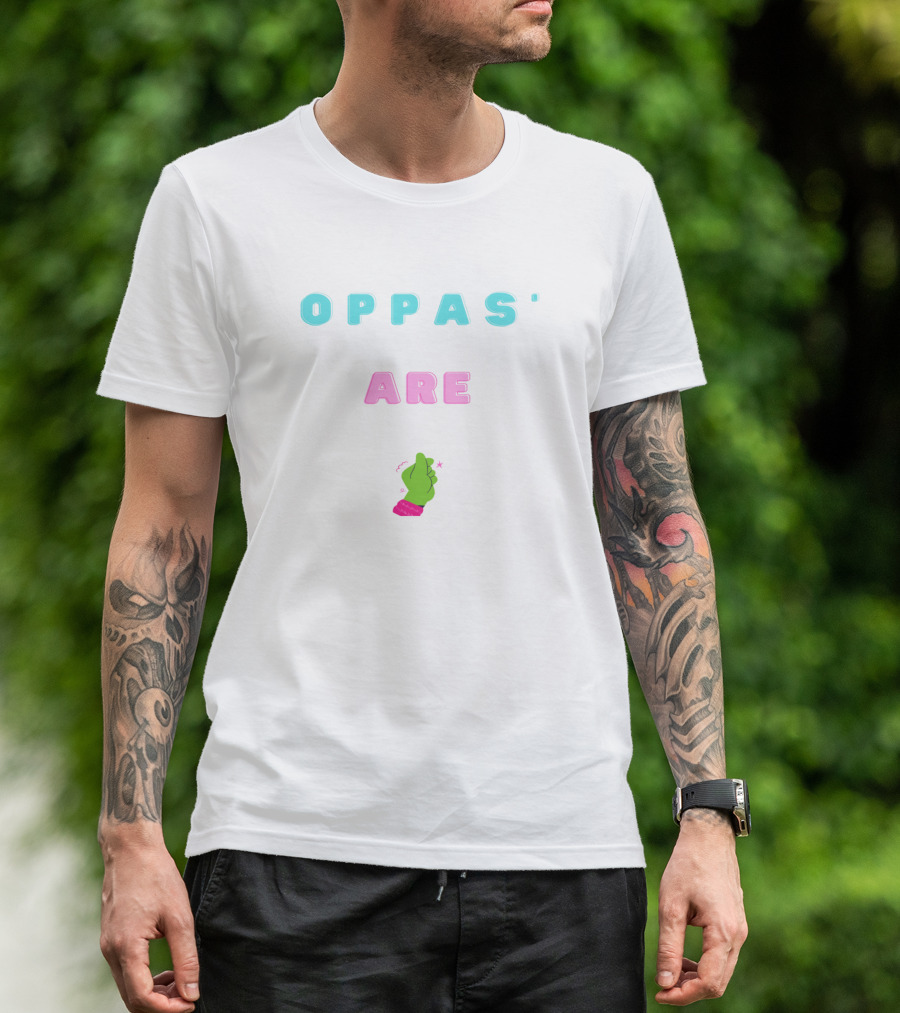 OPPAS ARE 사랑 Korean Finger Heart Gesture T-Shirt