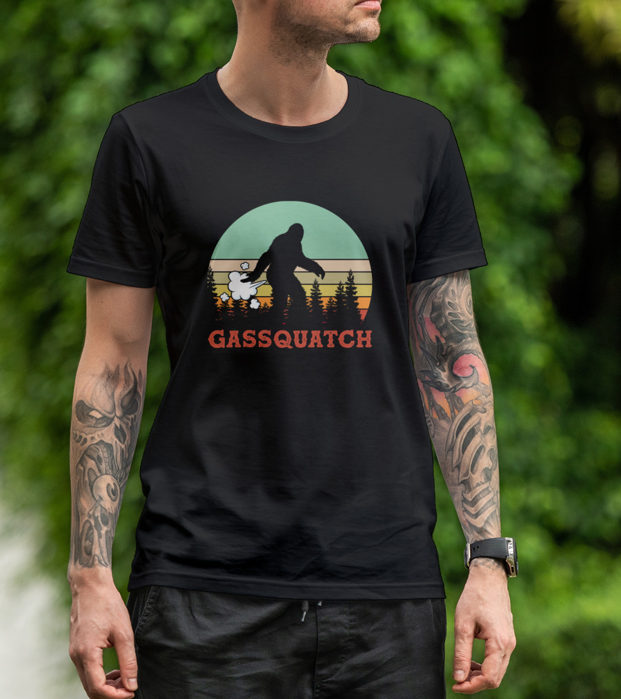Gassquatch Vintage Bigfoot Retro Forest Farting T-Shirt