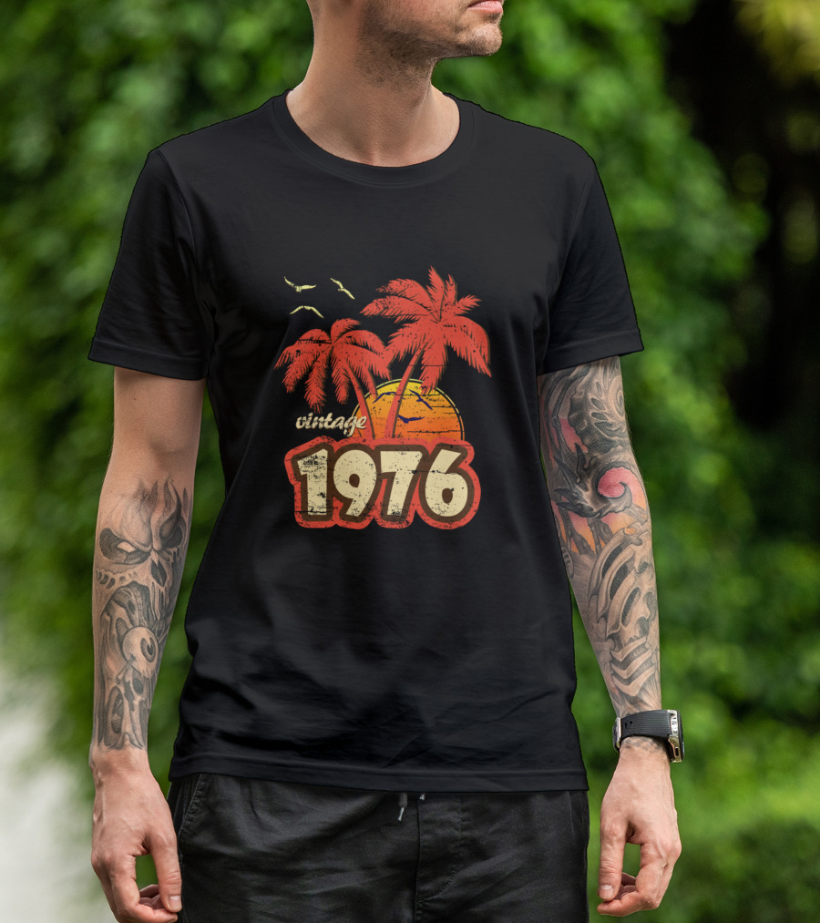 Vintage 1976 Palm Trees Sunset T-Shirt