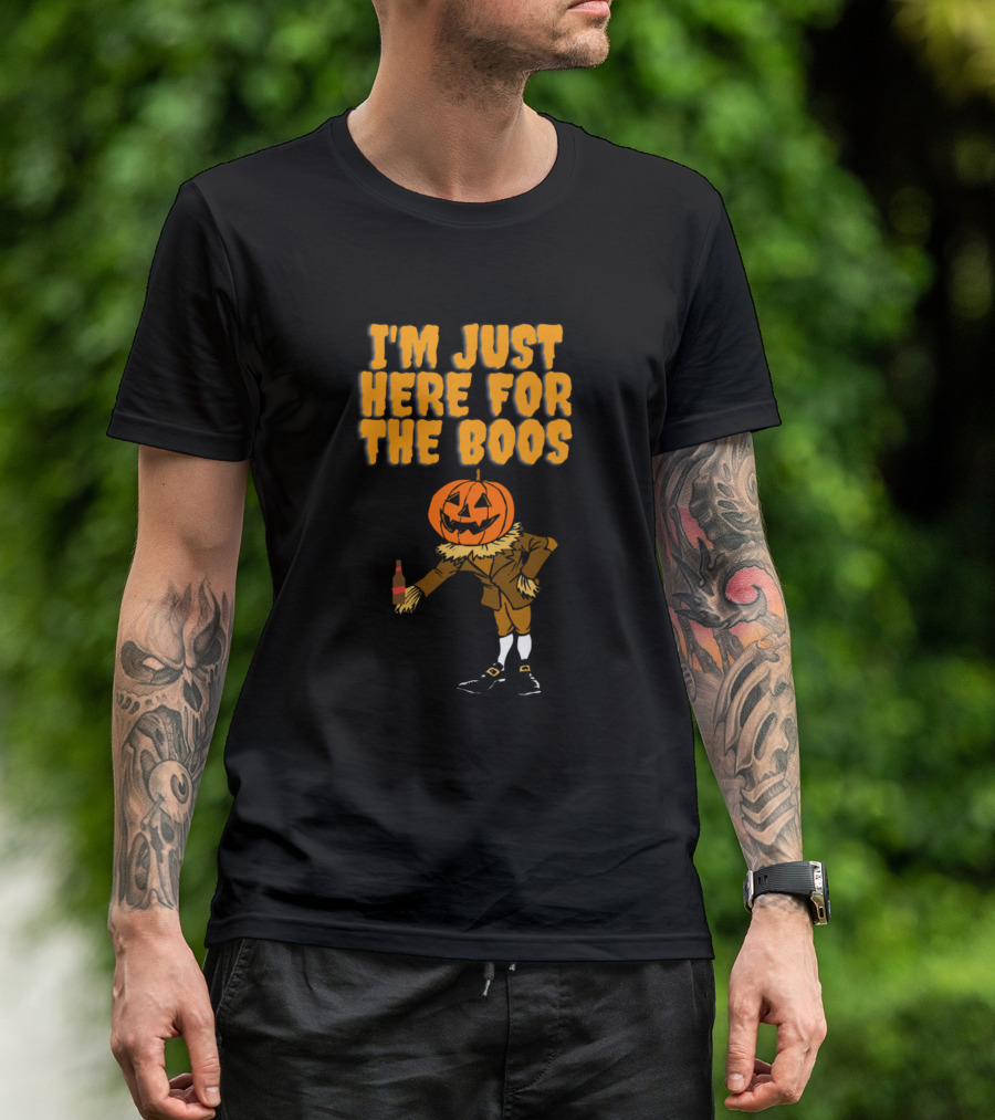 I'm Just Here For The Boos Funny Halloween Jack-o'-Lantern Scarecrow With Bottle T-Shirt