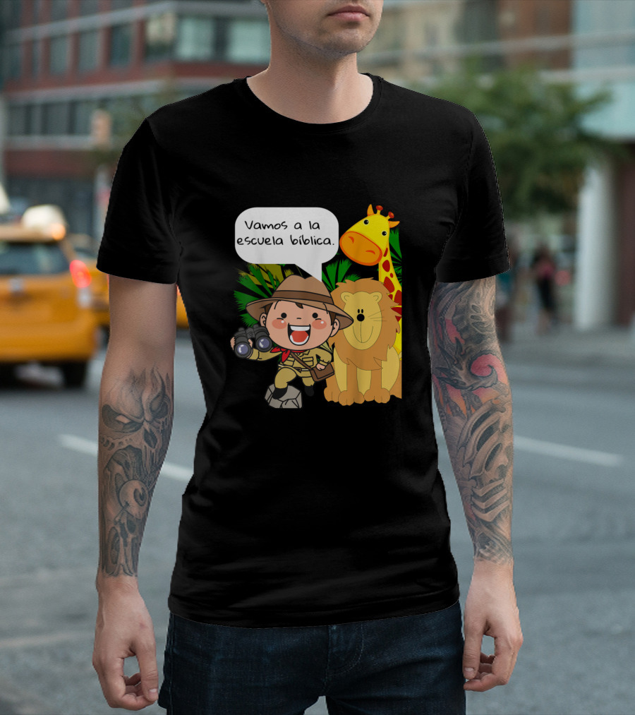 Vamos A La Escuela Bíblica Misionero Explorador Con Jirafa Y León T-Shirt