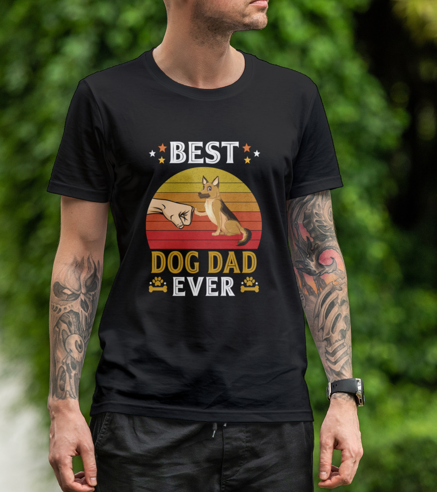 Best Dog Dad Ever Funny Dog Fist Bump Dog Lovers German Shepherd Paw Stars Retro Sunset T-Shirt