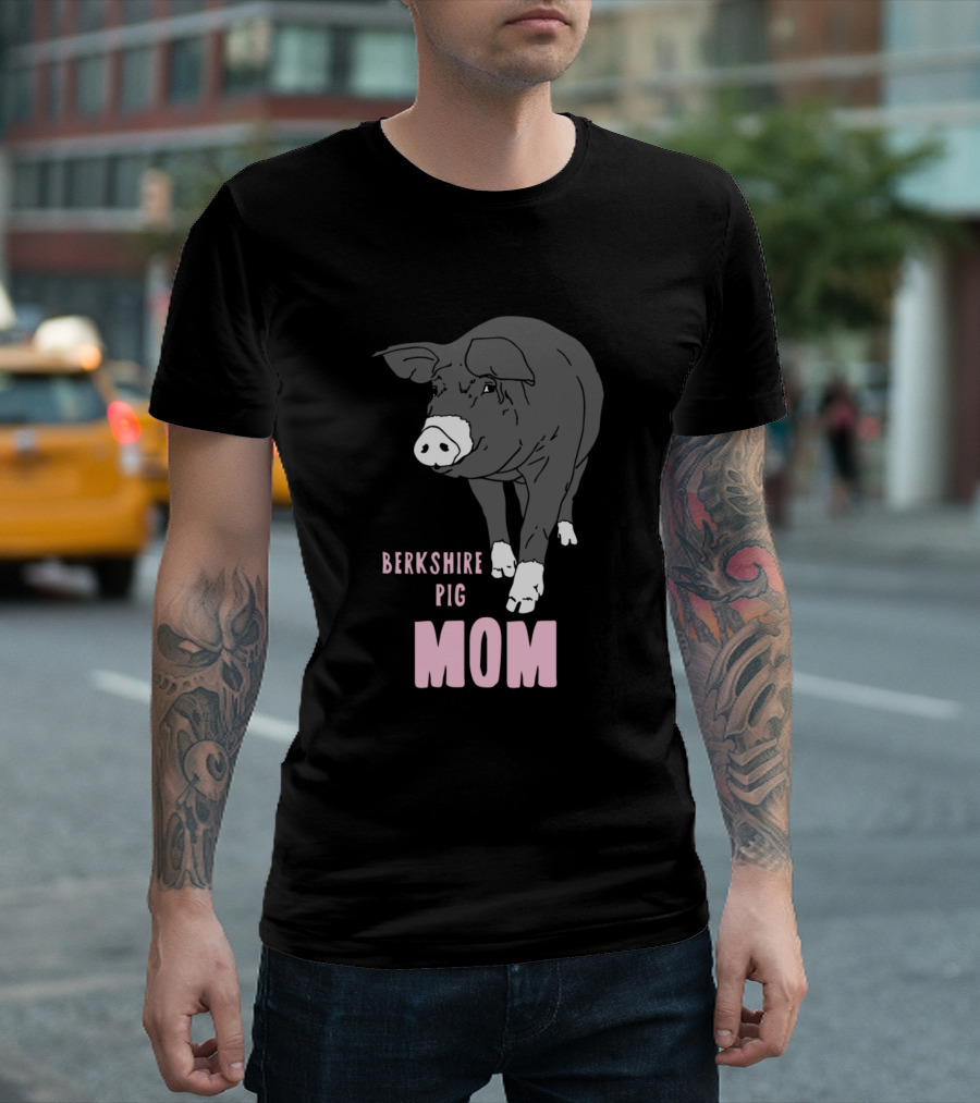 BERKSHIRE PIG MOM T-Shirt
