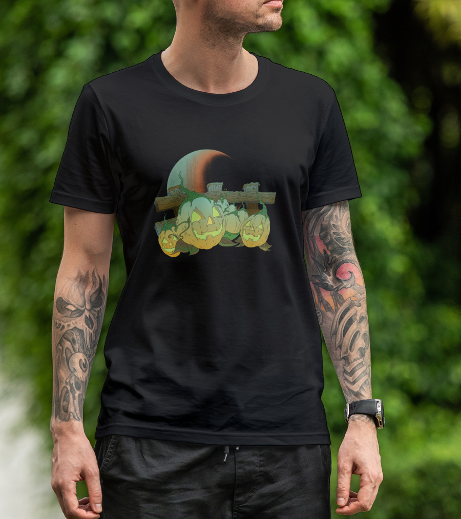 Pumpkin Patch Glowing Jack-o'-Lanterns Under Crescent Moon Harvest T-Shirt