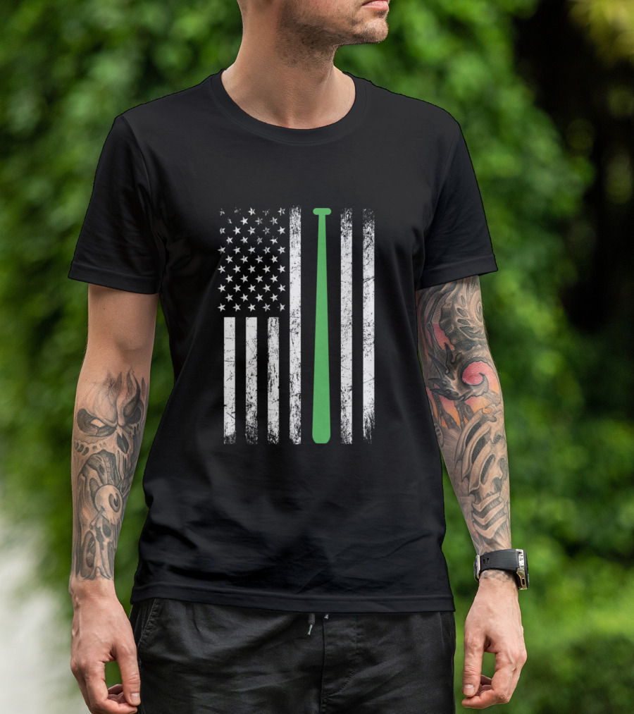 American Flag Baseball Bat Vintage Retro US Flag T-Shirt