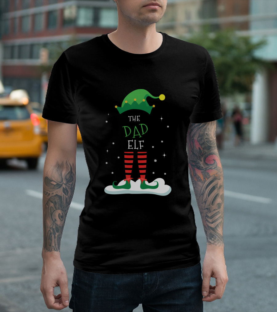 THE DAD ELF Green Hat Red Striped Socks Family Christmas Snowflakes T-Shirt