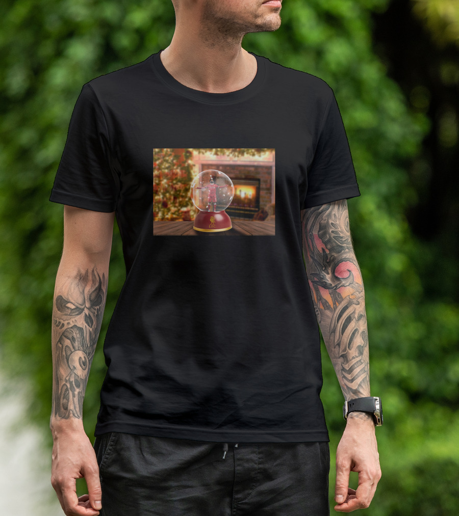 Mo Salah LFC Snow Globe Christmas Scene T-Shirt