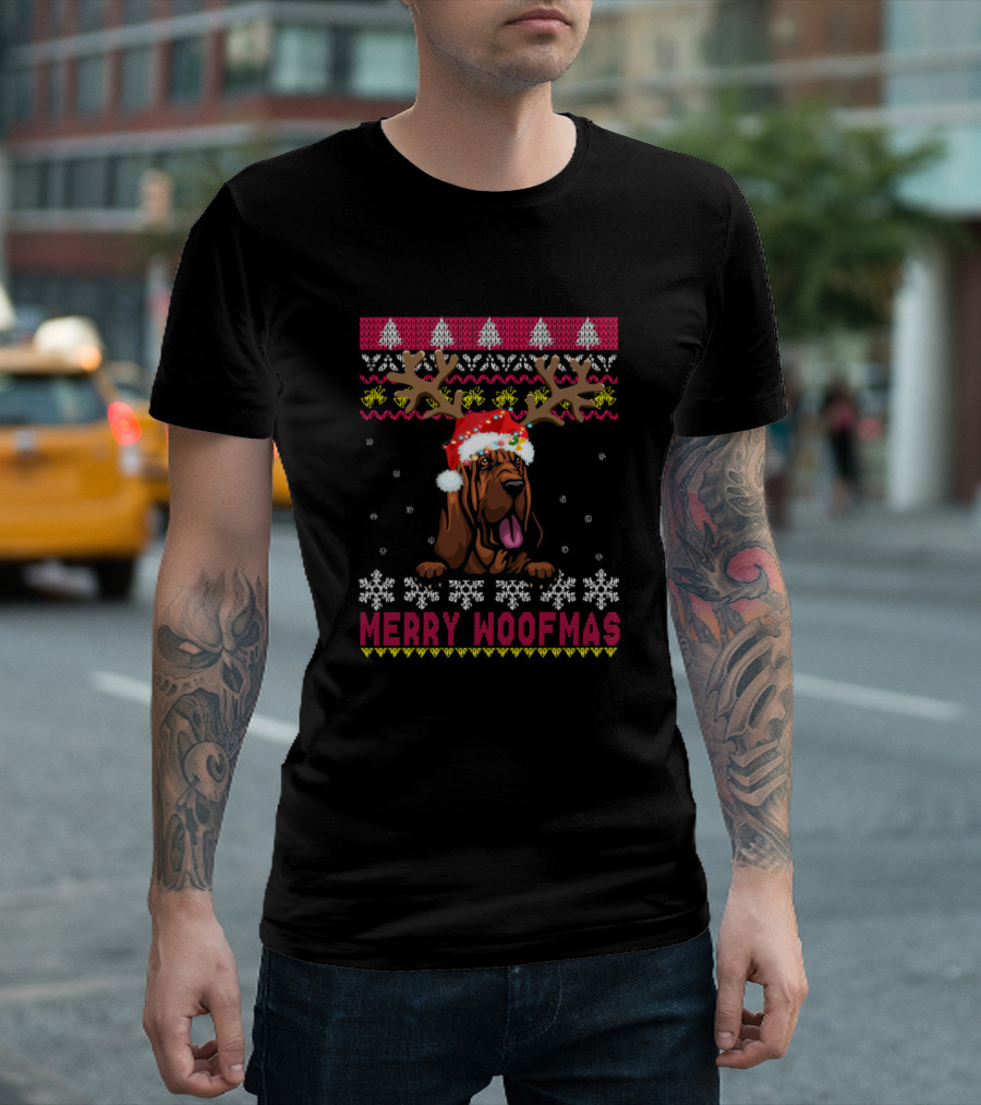 Merry Woofmas Bloodhound Reindeer Antlers Santa Hat Christmas Snowflakes T-Shirt