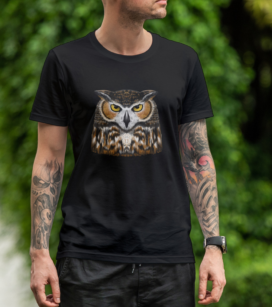 The Great Horned Owl Face Bold Wildlife T-Shirt