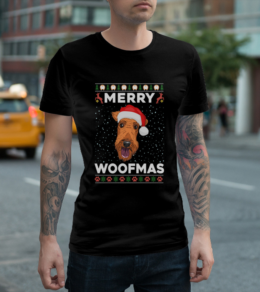 Merry Woofmas Airedale Terrier Santa Hat Reindeer Snowflakes Paw Prints T-Shirt