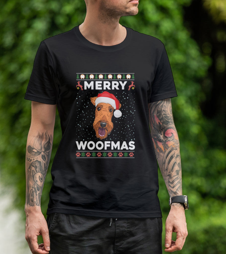 Merry Woofmas Airedale Terrier Santa Hat Reindeer Snowflakes Paw Prints T-Shirt