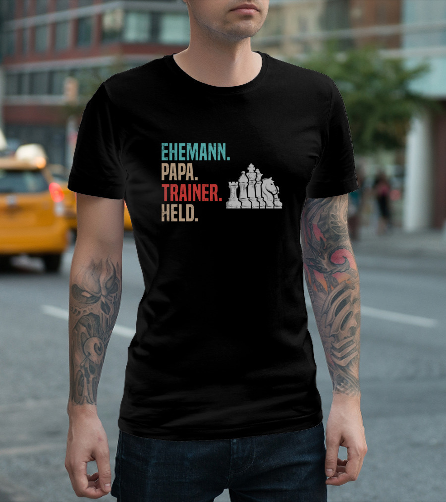 Ehemann Papa Trainer Held Chess Pieces T-Shirt