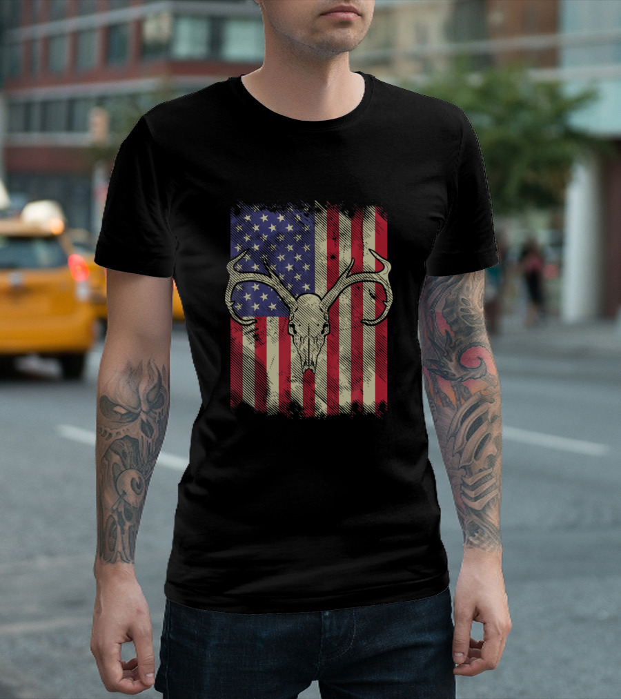 Deer Skull American Flag Hunting Vintage USA Hunter T-Shirt