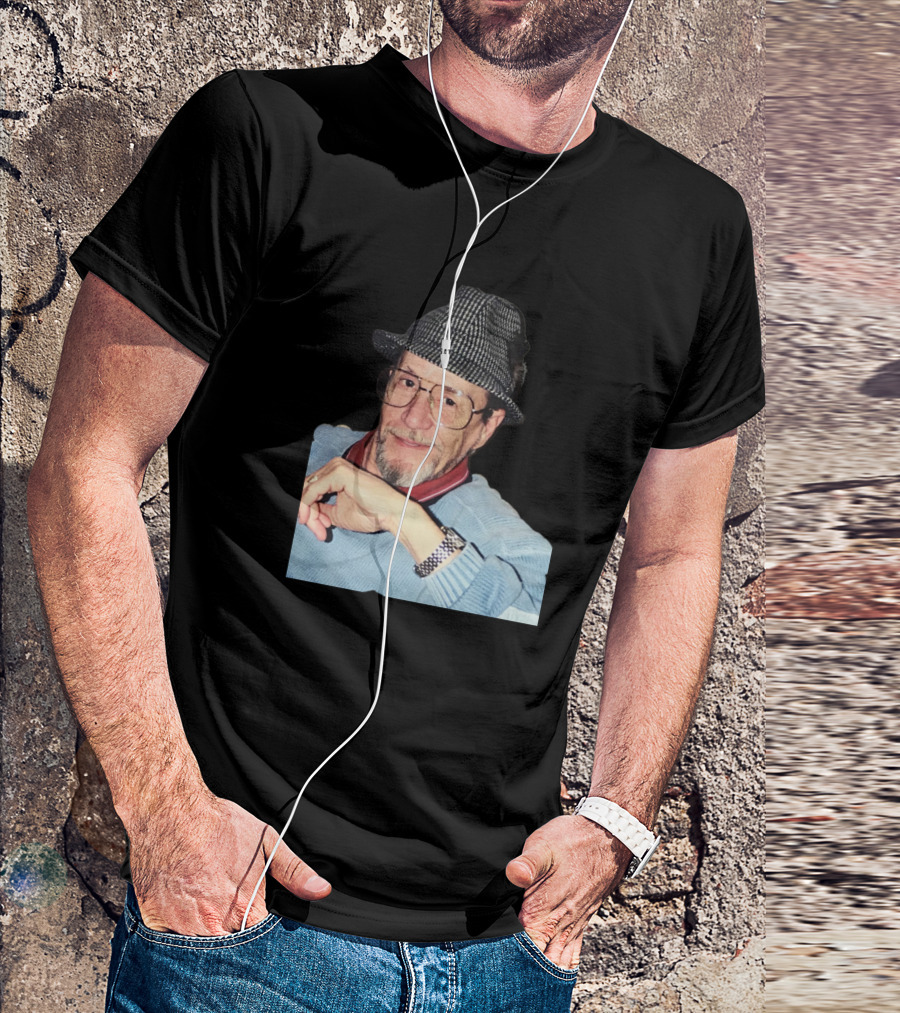 Ken2 Vintage Style Man With Hat And Glasses T-Shirt