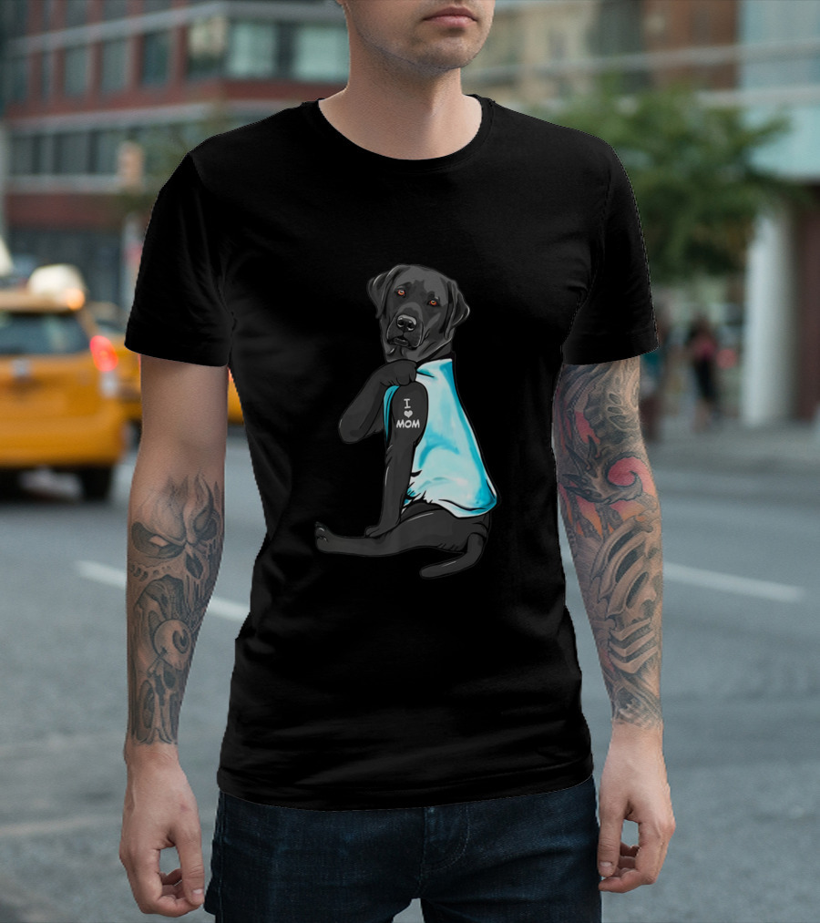 Black Labrador I Love Mom Tattoo Sitting Mot T-Shirt