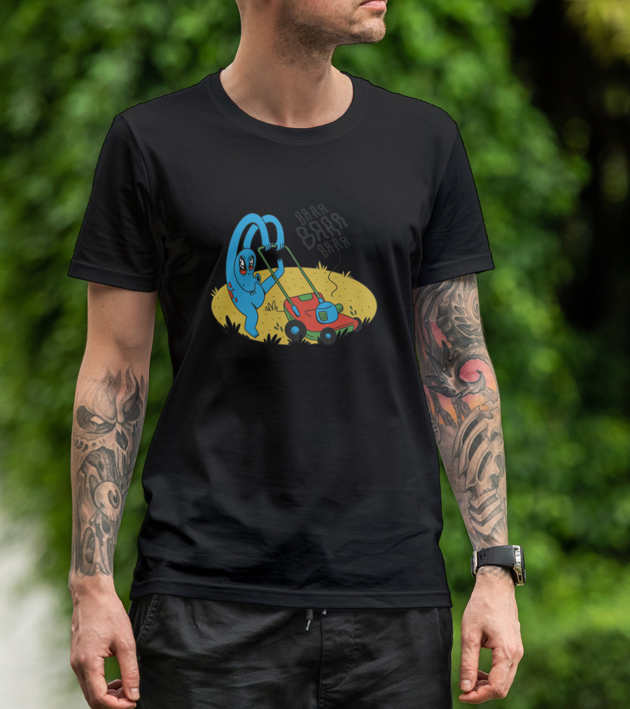 Alien Mowing Lawn Crop Circle Extraterrestrial Humor T-Shirt