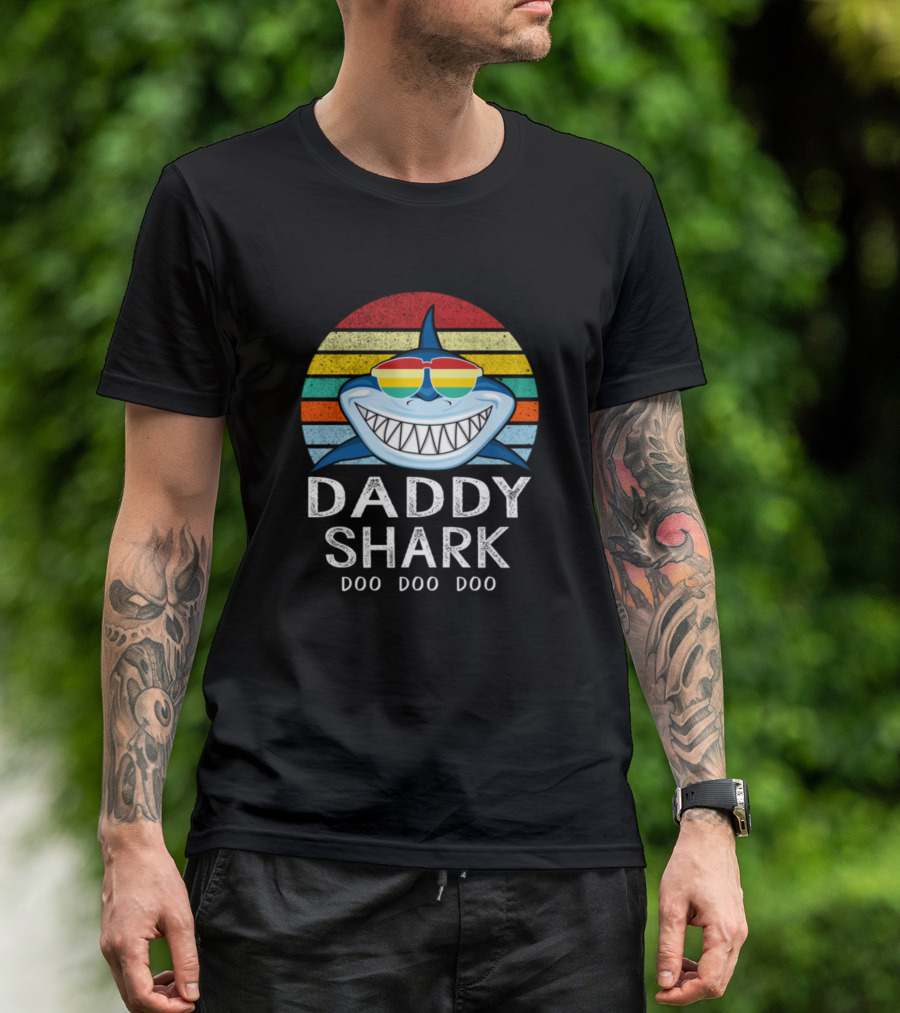 Daddy Shark Doo Doo Doo Retro Style With Sunglasses T-Shirt