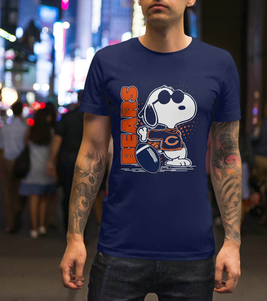 Chicago Bears Snoopy Football Sweater And Sunglasses T-Shirt