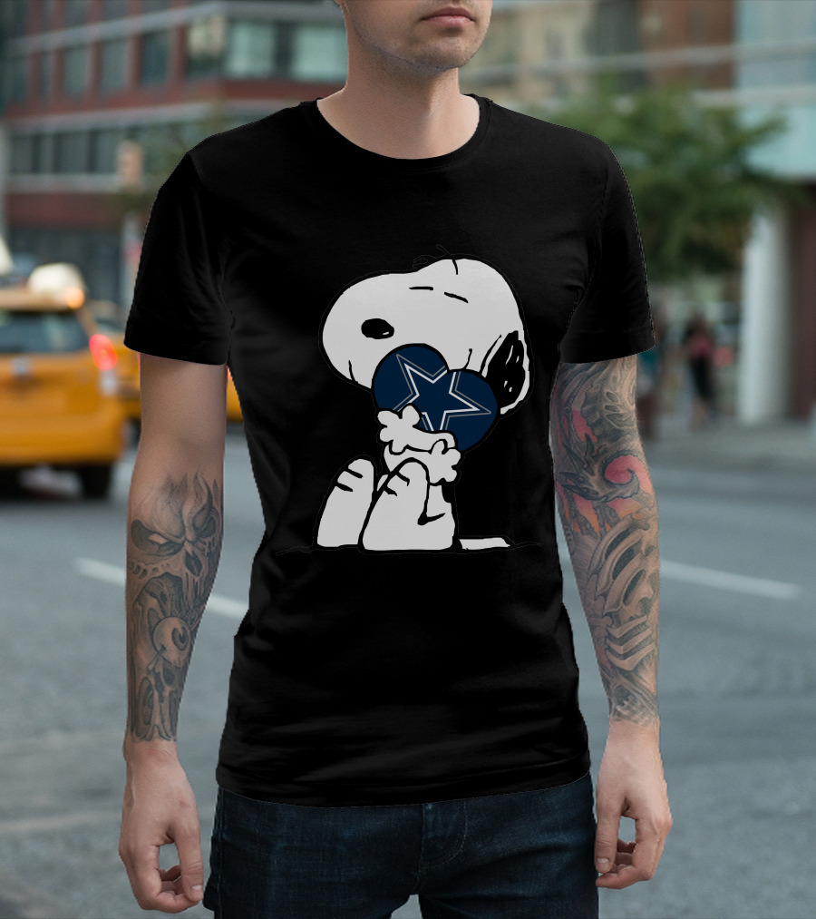 Snoopy Holding Dallas Cowboys Heart T-Shirt