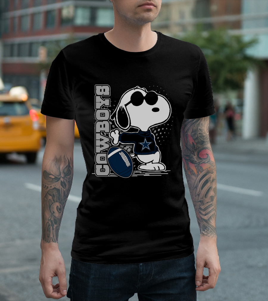 Cowboys Dallas Snoopy Football T-Shirt