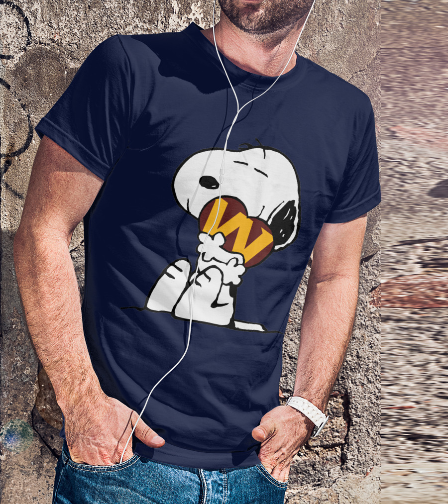 Snoopy Hugging Washington Football Heart T-Shirt