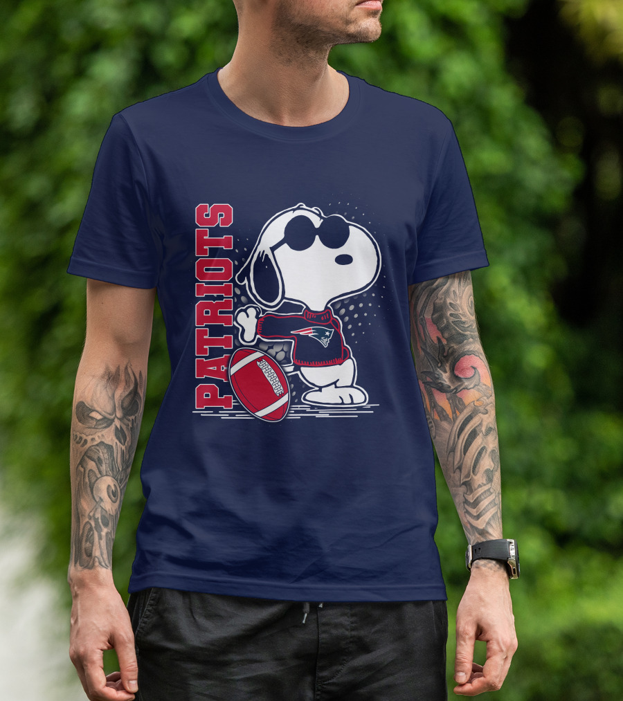 Patriots New England Football Snoopy T-Shirt