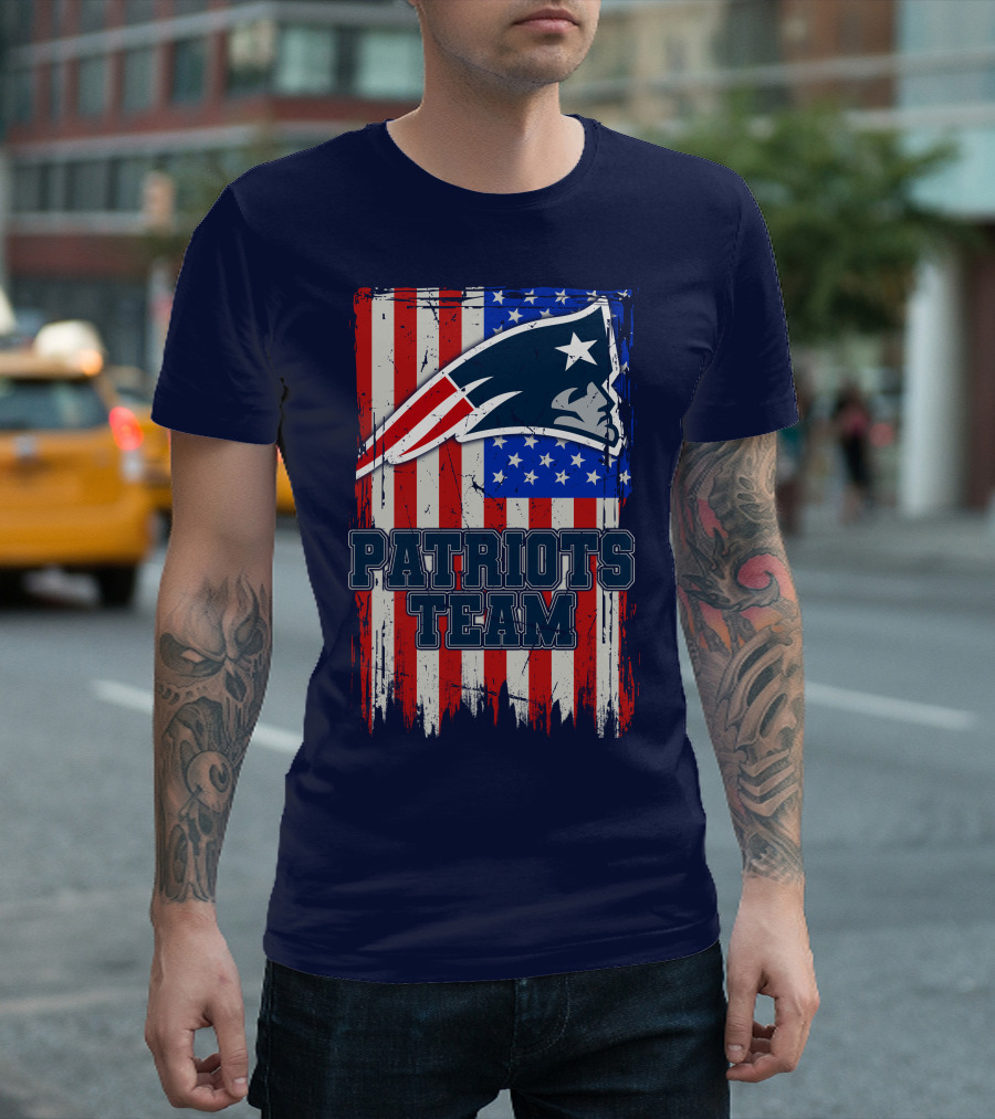 New England Patriots Team Logo With American Flag T-Shirt