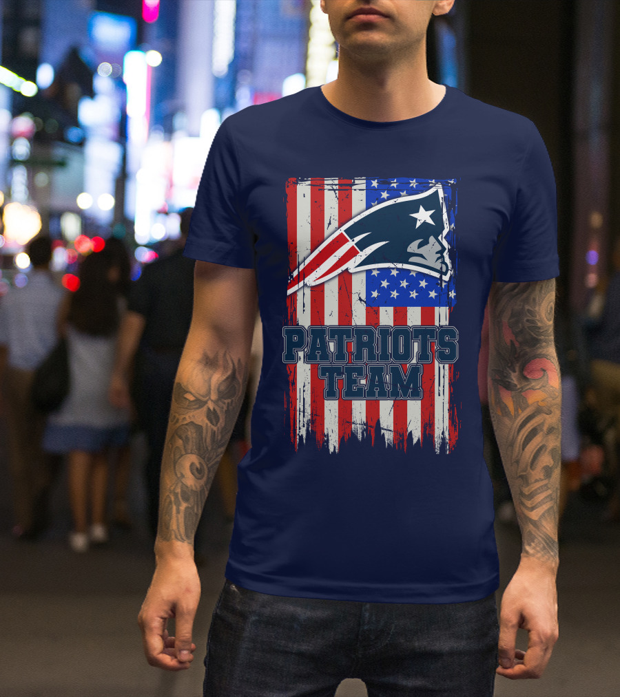 New England Patriots Team Logo With American Flag T-Shirt