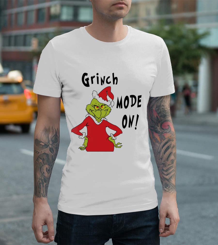 Grinch Mode On Santa Hat Red T-Shirt