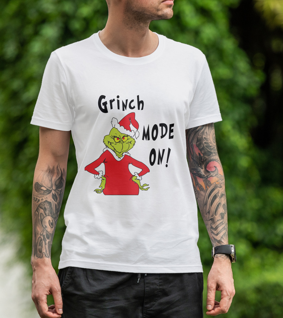 Grinch Mode On Santa Hat Red T-Shirt