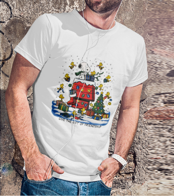Snoopy Christmas House With Woodstock And Gifts Give The Gift Of Friendship T-Shirt