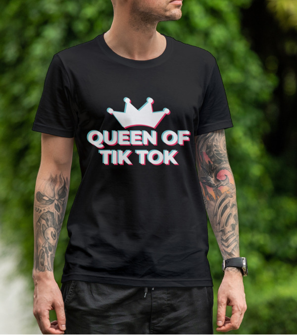 QUEEN OF TIKTOK Crown Text Three-Dimensional Look T-Shirt
