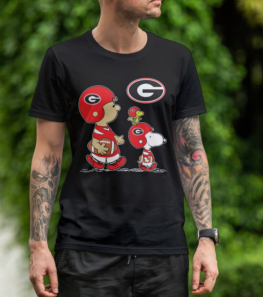 Georgia Bulldogs Charlie Brown And Snoopy Football Team Spirit T-Shirt