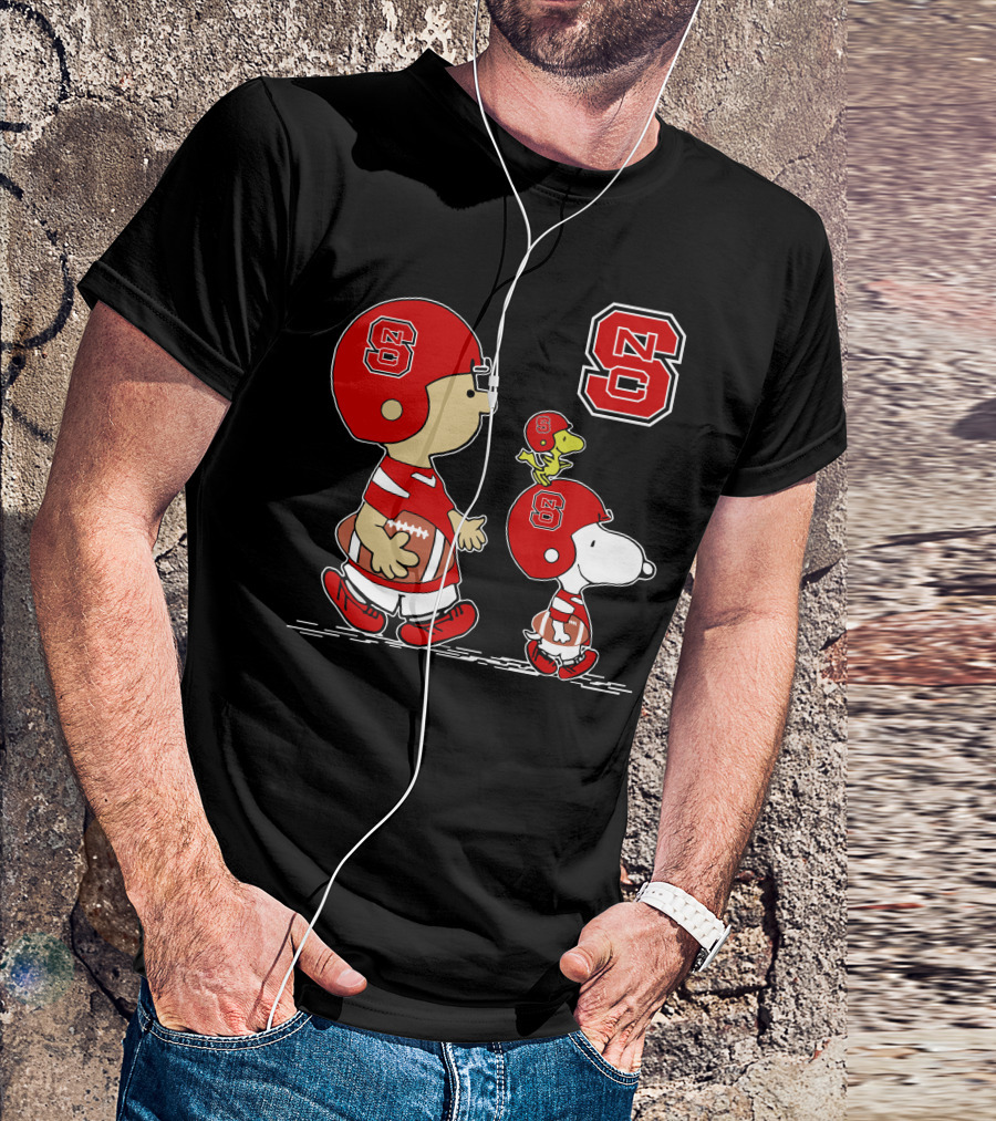 NC State Wolfpack Snoopy Woodstock Football Cartoon T-Shirt