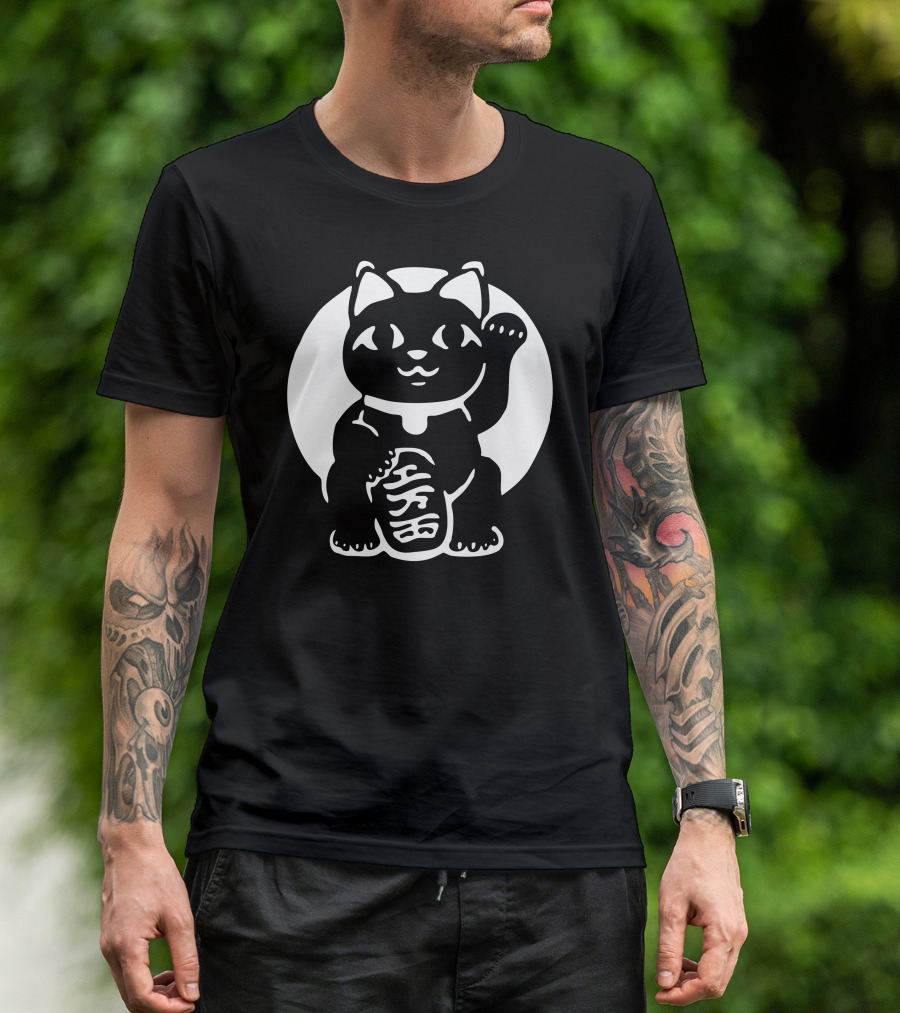 Japanese Lucky Cat Waving Paw Charm Moon T-Shirt