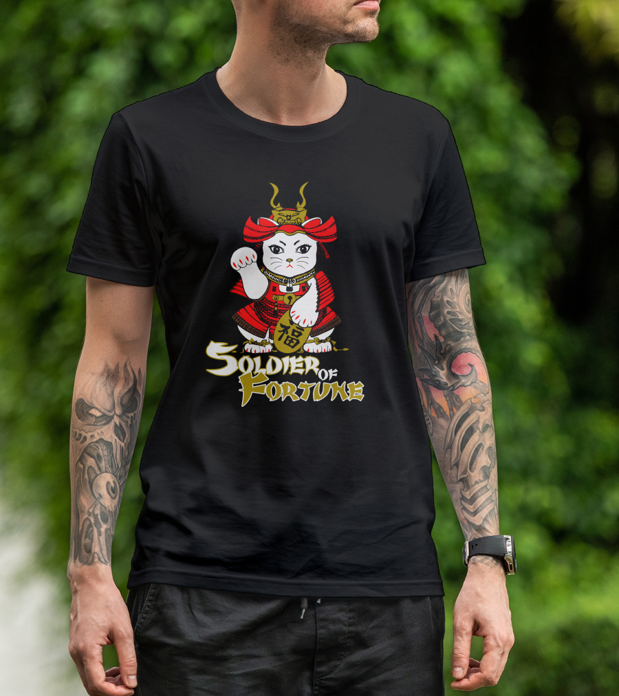 Soldier Of Fortune Samurai Cat With Maneki-Neko Charm T-Shirt