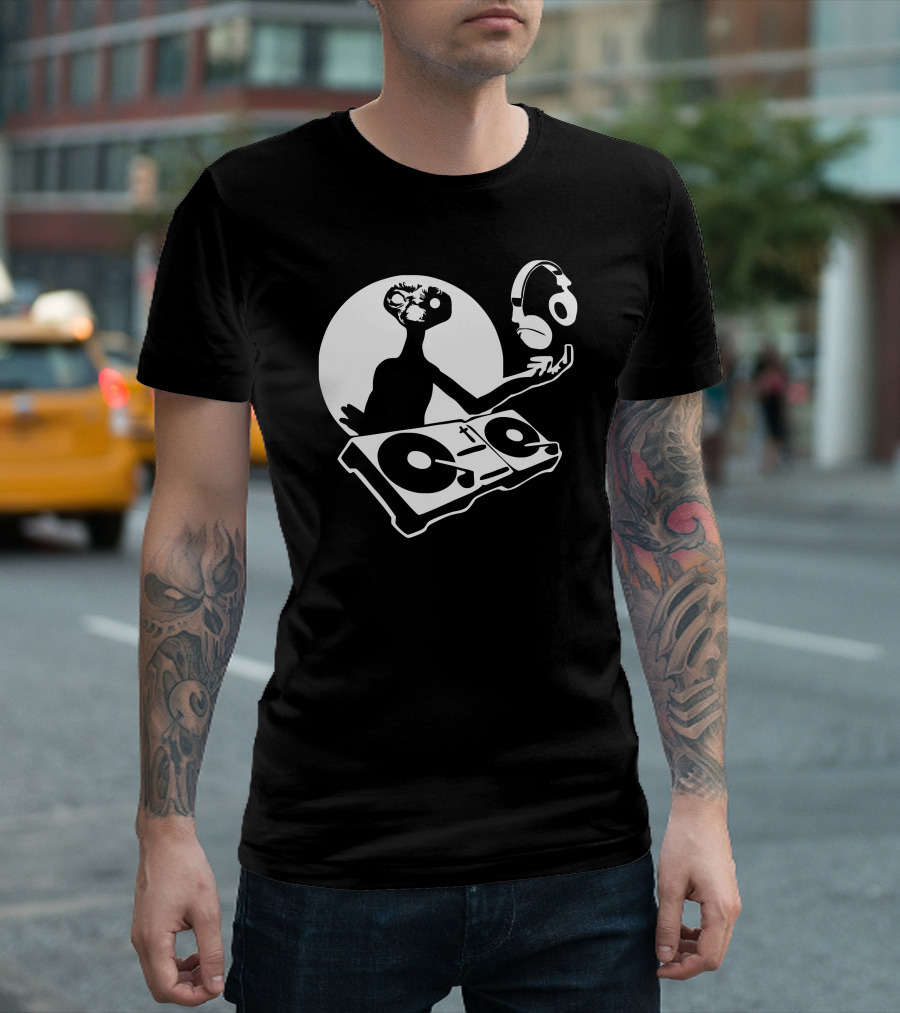 DJ ET Hacke Musik Vinyl Turntable Alien Headphones T-Shirt