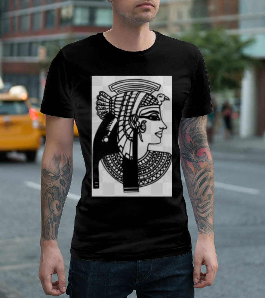 Ancient Egyptian Queen Nefertiti Profile with Uraeus and Intricate Neckpiece T-Shirt